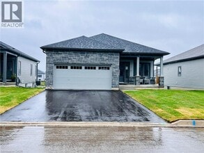 Building Photo - 135 Ellen St