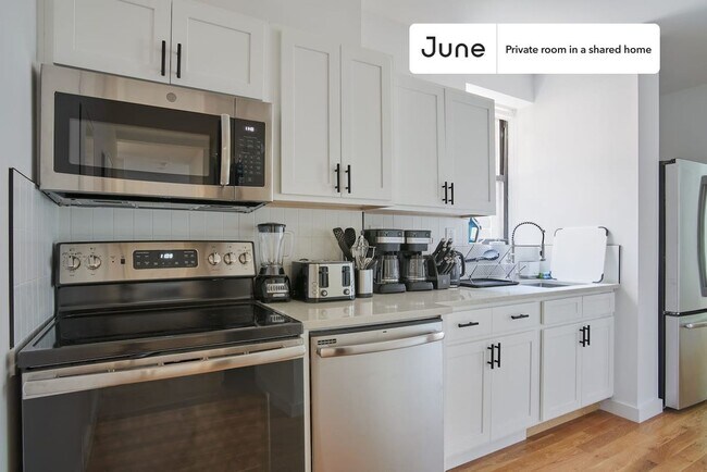 Building Photo - Charming Private ROOM in Bed-Stuy