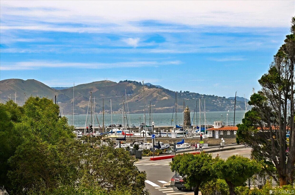 Primary Photo - 241 Cervantes Blvd