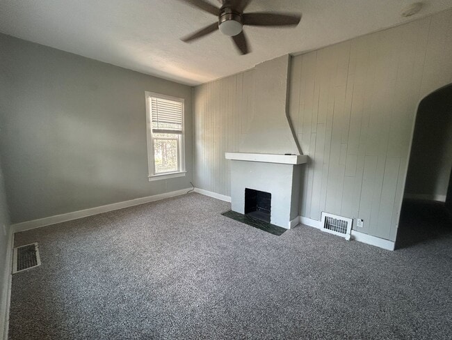 Building Photo - 3754 S Delaware St