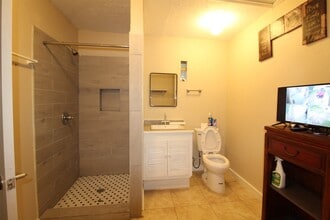 Building Photo - 6631 Castlebay Dr