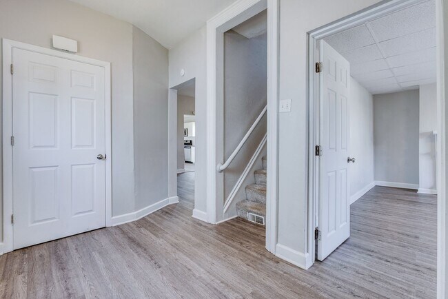 Foto del edificio - AVAILABLE JULY 2026 - Spacious 2 Bedroom Home w/ Fenced Yard & AC!