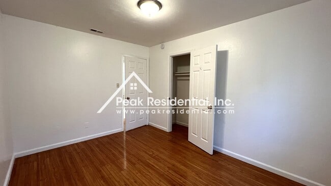 Building Photo - Nice 4bd/3ba House with 2 Car Garage