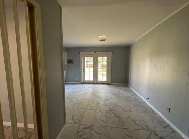 Building Photo - 1707 Avenue E