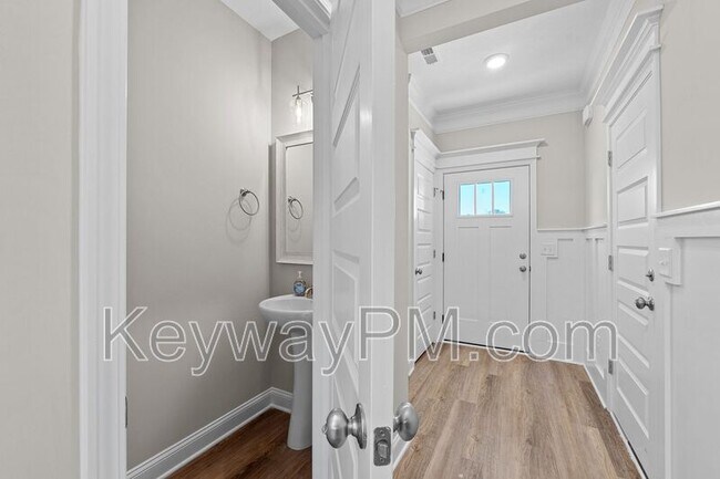 Foto del edificio - 2024 Denmark Ave SE