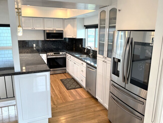 Kitch & new appliances - 621 Prospect Ave