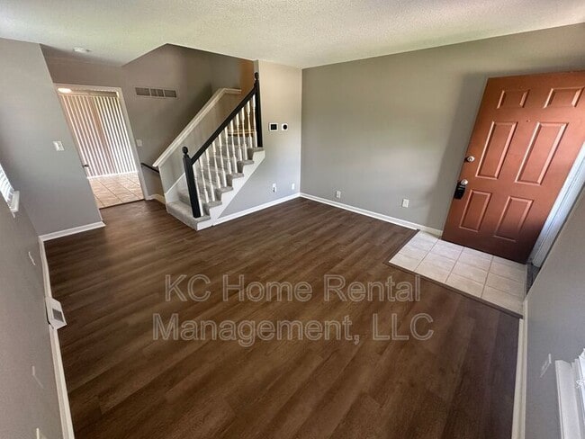 Building Photo - 8640 N Hull Ave