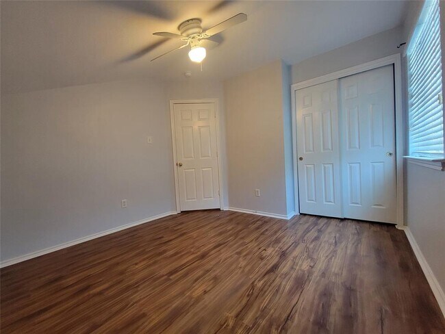 Building Photo - 152 Dressen