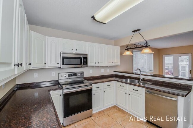 Building Photo - 2115 Hibbard Ln