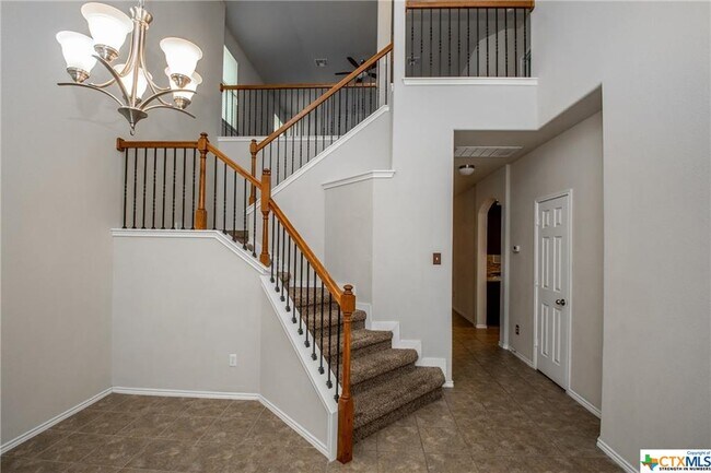 Foto del edificio - 1207 Fawn Lily Dr