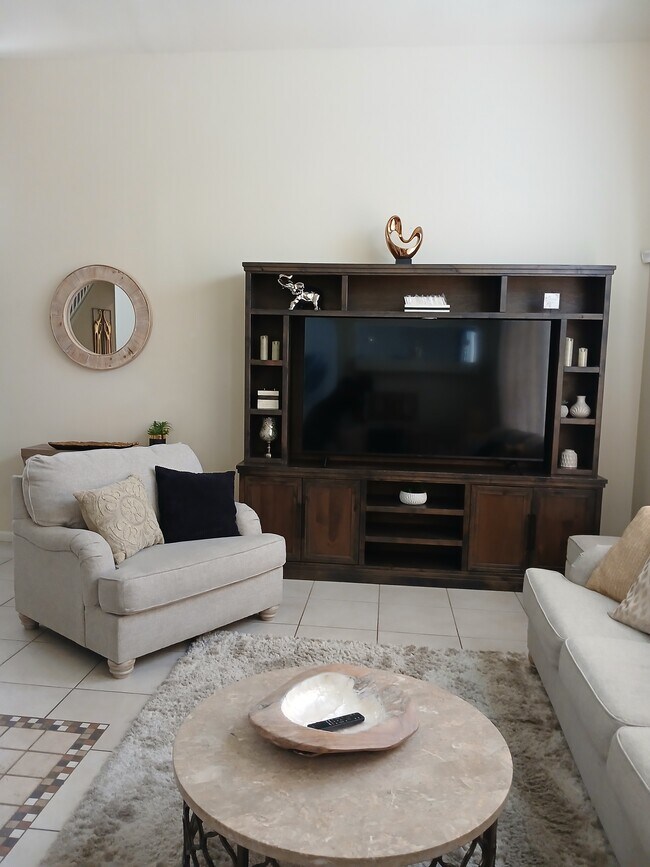 Sala de estar - 1003 Shell Flower Rd