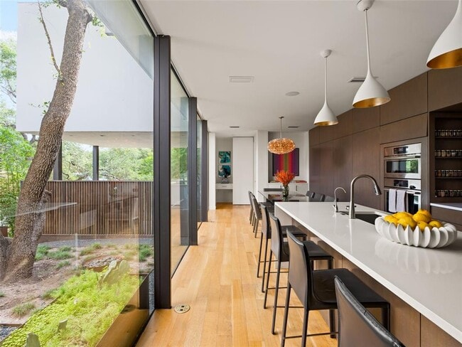 Building Photo - 2210 Westlake Dr