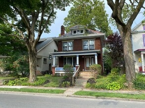 Building Photo - 2329 Indianola Ave