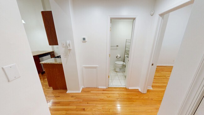 Foto del edificio - 327 S 12th St
