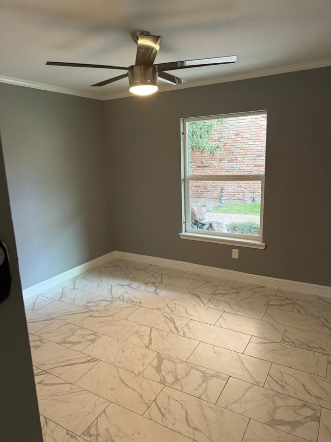 Foto del edificio - 7600 Burgoyne Rd