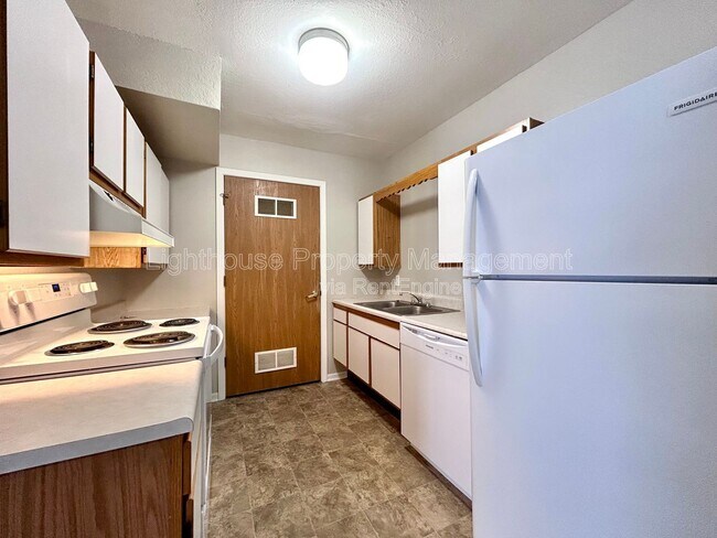Foto del edificio - 587 W Randall St