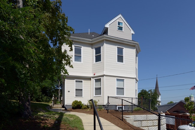 Building Photo - 11 Clyfton St