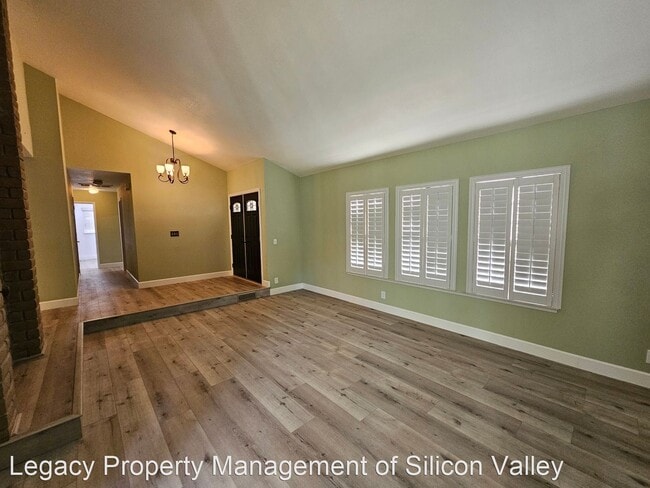 Building Photo - 4 br, 2 bath House - 1160 Sandstone Lane