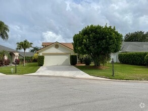 Building Photo - 12861 Meadowbend Dr
