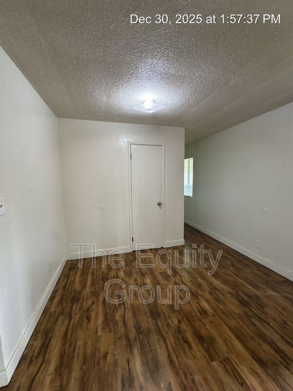 Foto del edificio - 352 S Blackstone St