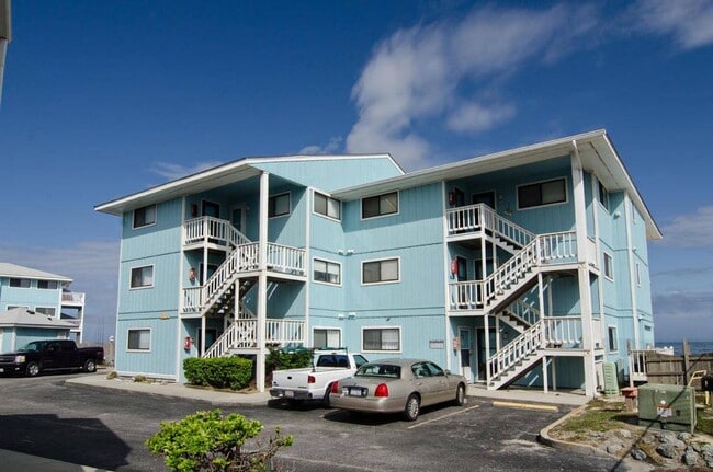 Building Photo - 1437 Fort Fisher Blvd S