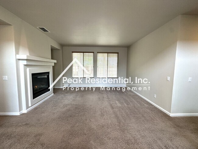 Building Photo - Very Nice 5bd/4ba Elk Grove Home with 2 Ca...