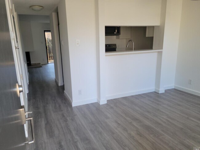 Foto del edificio - 3508 Shelter Creek Dr