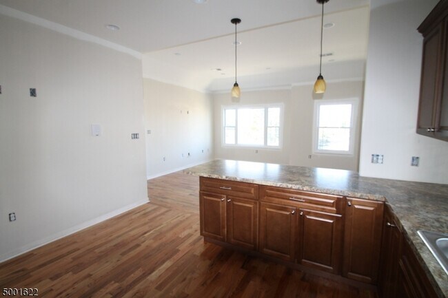 Building Photo - 428 Niles St