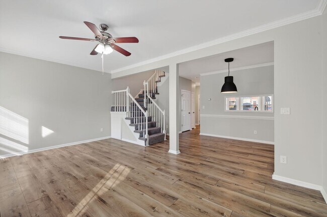 Foto del edificio - 729 Creekside Crescent