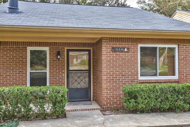 Building Photo - 1609 Willow Bend Way
