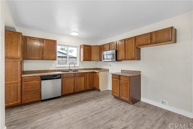 Foto del edificio - 4026 Madrona Rd
