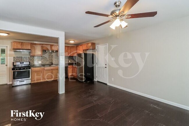 Foto del edificio - 2296 Lakewood Dr NW
