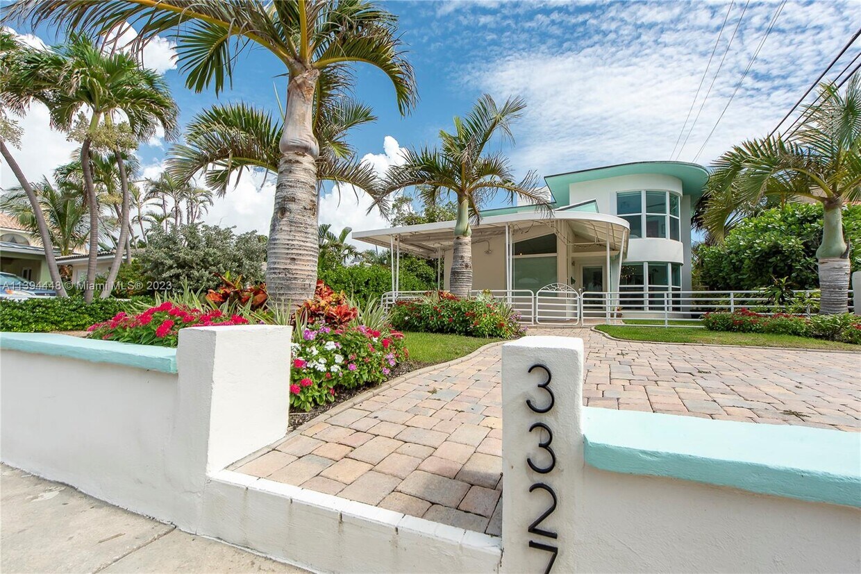 Foto principal - 3327 NE 15th Ct