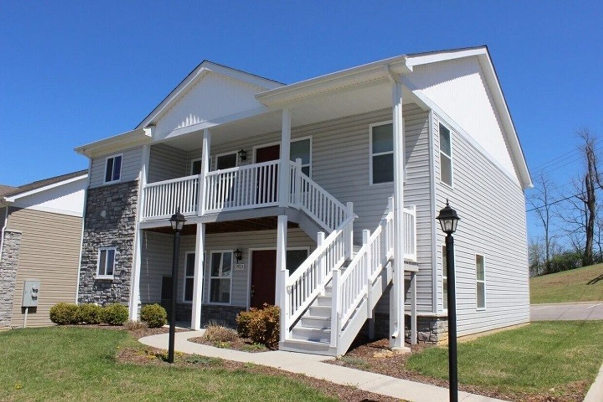 Primary Photo - 3 Bedroom 3 Bathroom Apartment