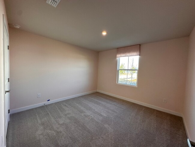 Building Photo - 203 Maggys Wy