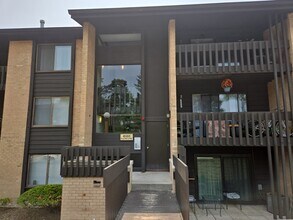 Building Photo - 6151 Knoll Wood Rd