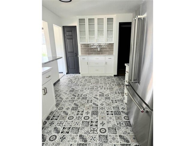 Building Photo - 6115 Colfax Ln S