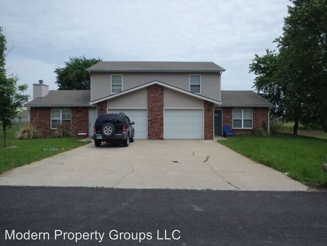 Building Photo - 4811 E Schooner Rd