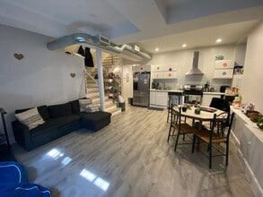 Building Photo - 76 Forest St