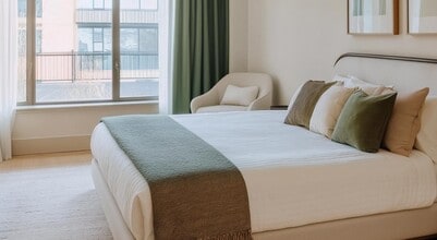 Building Photo - Madison Oaks