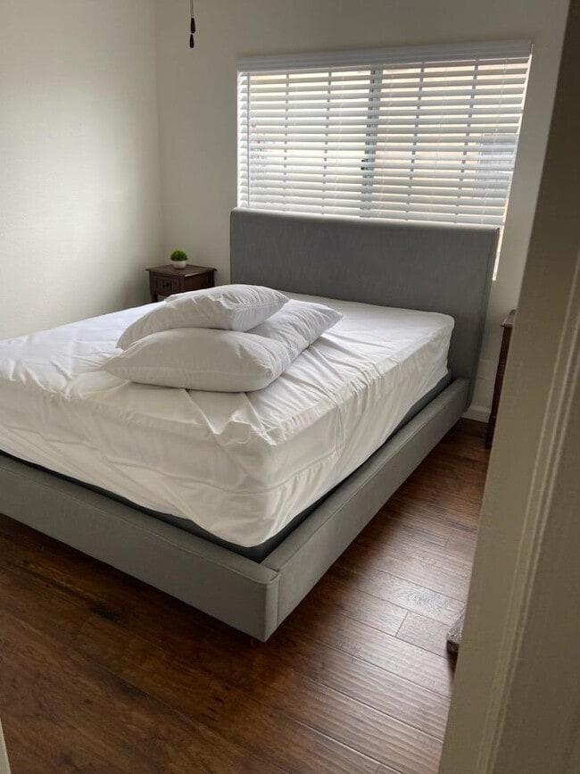 3rd bedroom - 326 E Hazel St