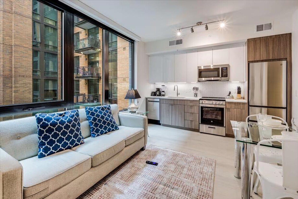 Foto principal - 1051 First St NE