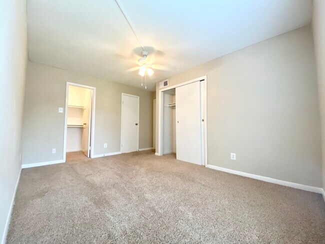 2701 Old Alvin Rd Pearland Tx 77581 Apartments Pearland Tx Apartments Com