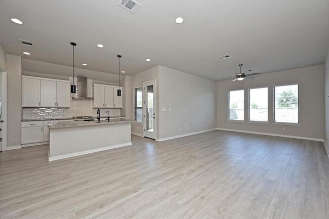 Foto del edificio - 469 Coyote Crk Wy