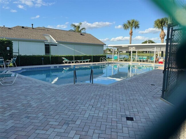 Foto del edificio - 5722 Parkview Lake Dr