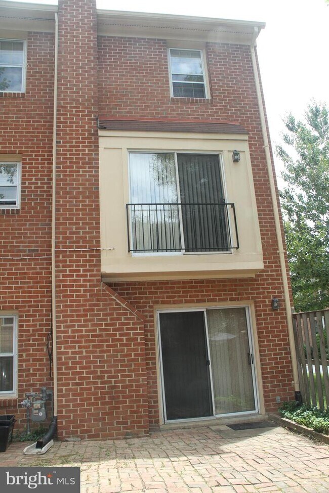 3088 Bradford Wood Ct, Oakton, VA 22124 Townhome Rentals in Oakton VA