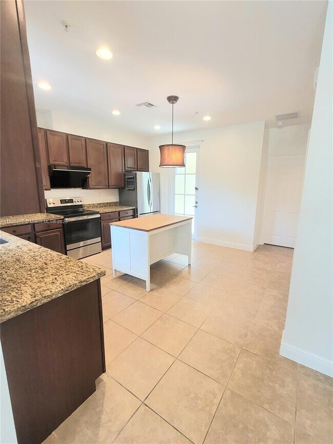 Foto del edificio - 1430 SW 147th Ter