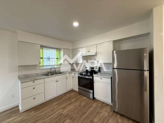 Building Photo - 9226 Nagel St