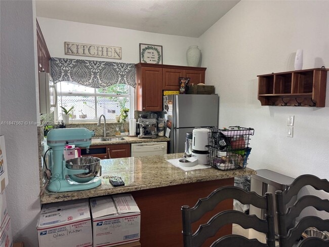 Foto del edificio - 6405 SW 132nd Ct Cir