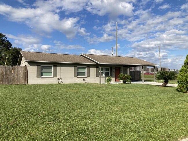 Building Photo - 2901 Joyann St